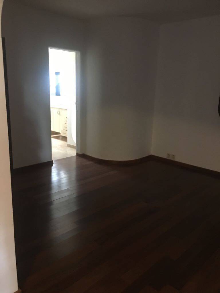 Apartamento à venda com 3 quartos, 240m² - Foto 18