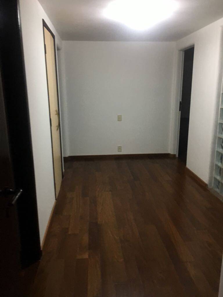 Apartamento à venda com 3 quartos, 240m² - Foto 22