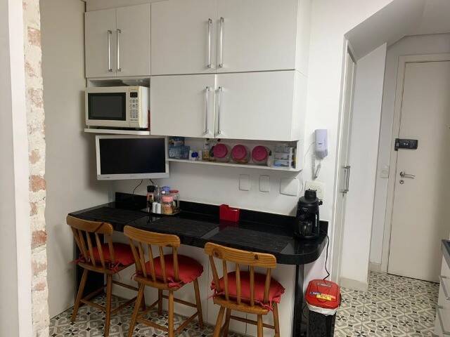 Apartamento à venda com 3 quartos, 156m² - Foto 2