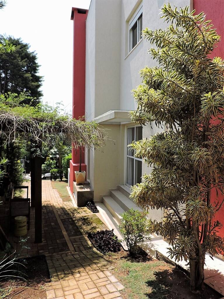 Casa de Condomínio à venda com 4 quartos, 400m² - Foto 12