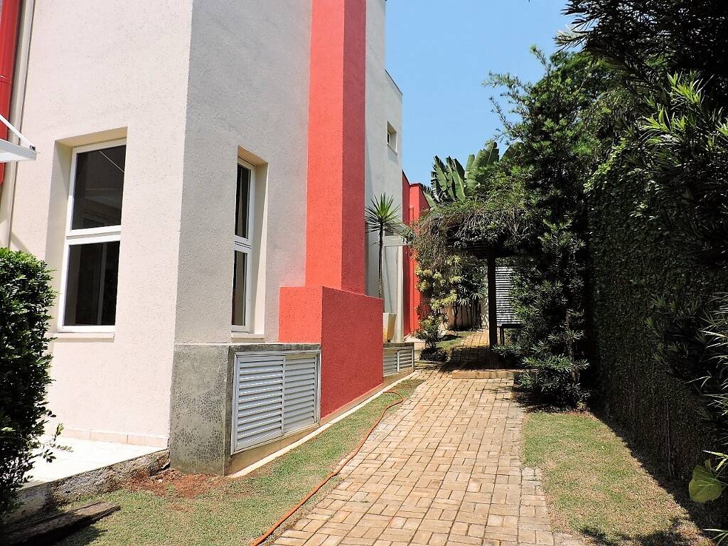 Casa de Condomínio à venda com 4 quartos, 400m² - Foto 25