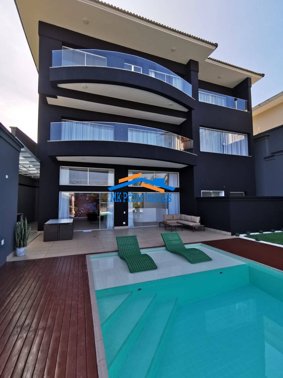 Casa de Condomínio para alugar com 4 quartos, 553m² - Foto 3