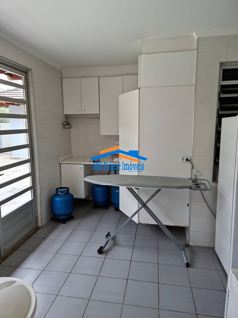 Casa de Condomínio para alugar com 5 quartos, 500m² - Foto 24