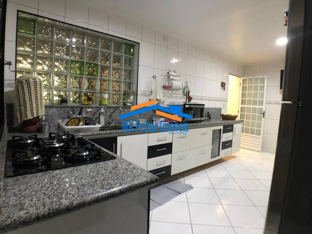 Sobrado à venda com 5 quartos, 125m² - Foto 1