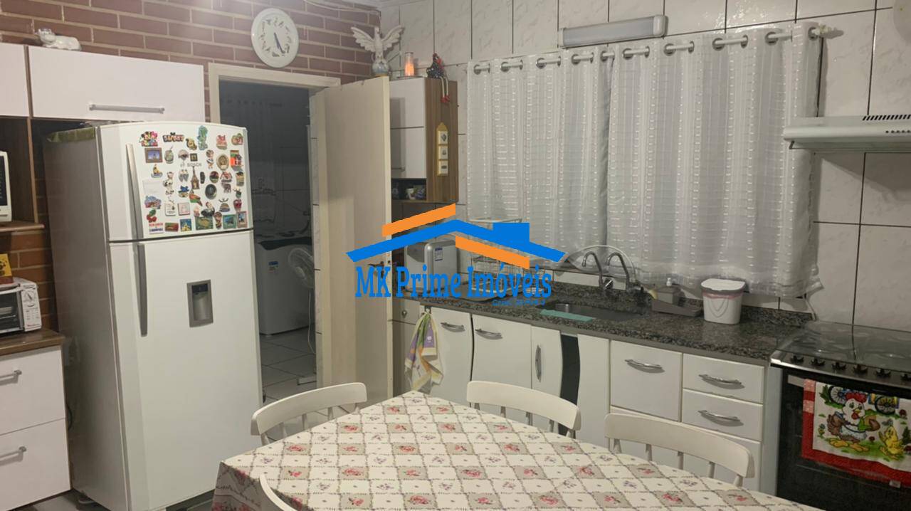 Sobrado à venda com 3 quartos, 205m² - Foto 3