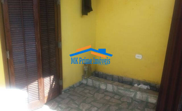 Casa à venda com 4 quartos, 100m² - Foto 17