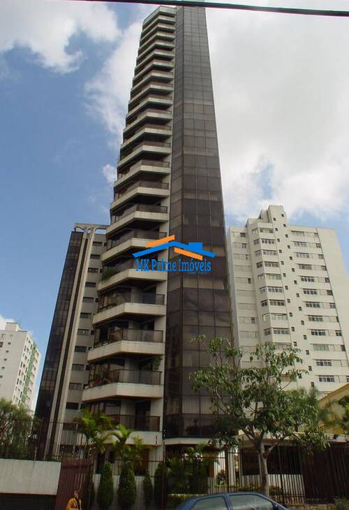 Apartamento à venda com 4 quartos, 200m² - Foto 1