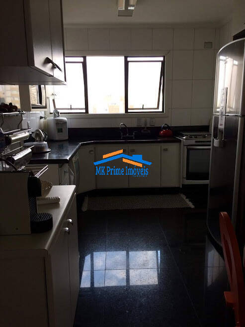 Apartamento à venda com 4 quartos, 200m² - Foto 15