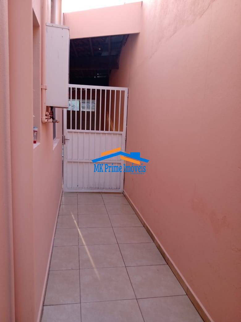 Sobrado à venda com 2 quartos, 128m² - Foto 4