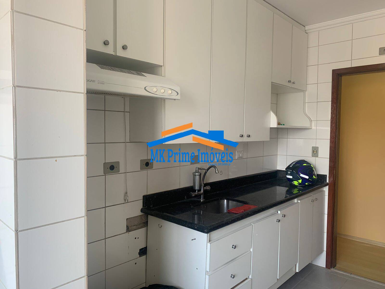 Apartamento à venda com 3 quartos, 75m² - Foto 4