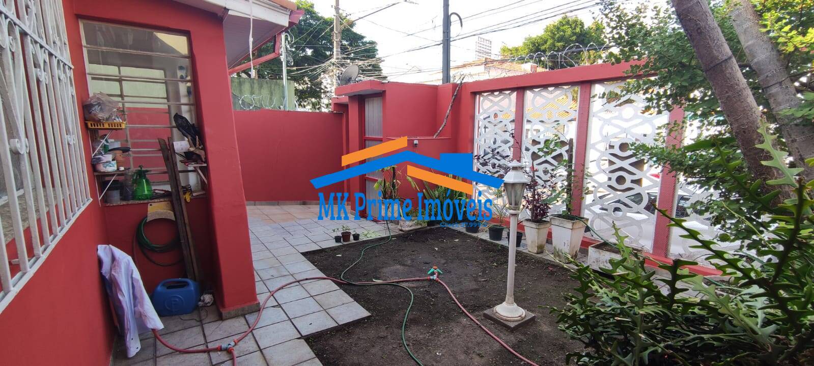 Casa à venda com 3 quartos, 300m² - Foto 2