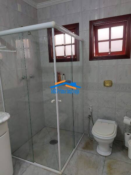 Casa à venda com 5 quartos, 302m² - Foto 28