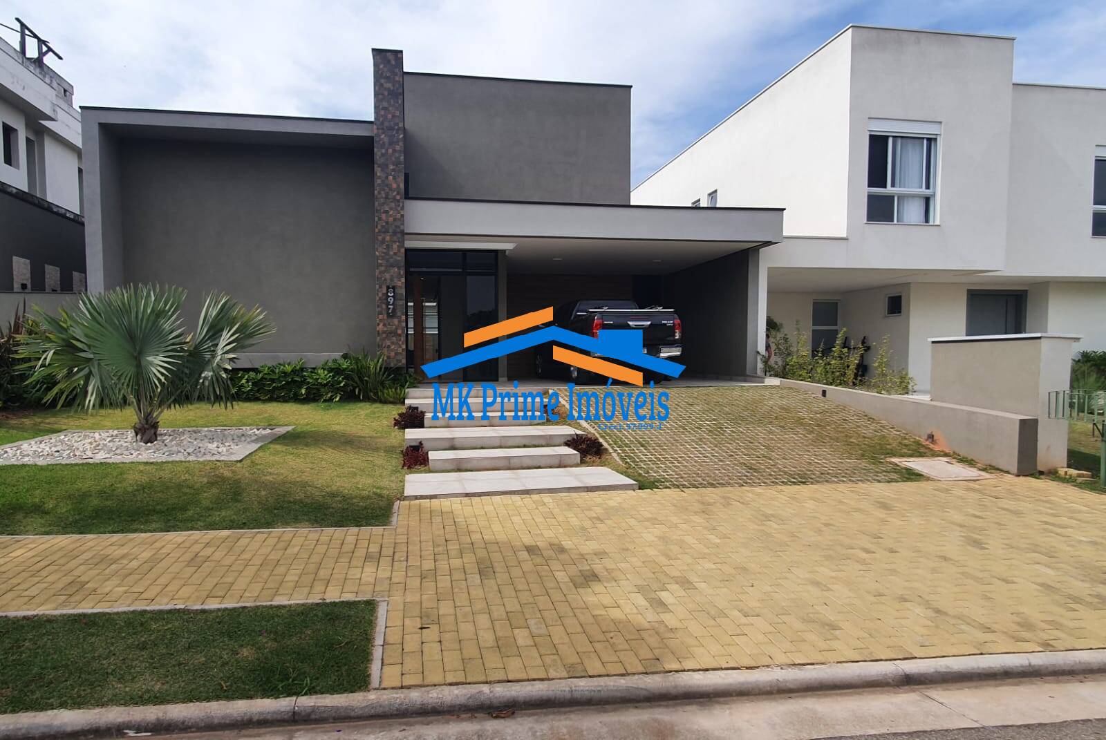 Casa de Condomínio à venda com 3 quartos, 250m² - Foto 1