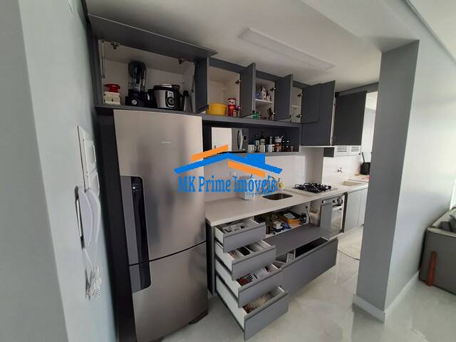 Apartamento à venda com 2 quartos, 70m² - Foto 4