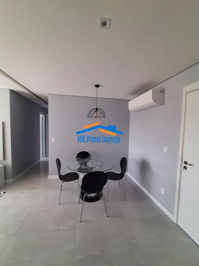 Apartamento à venda com 2 quartos, 70m² - Foto 12