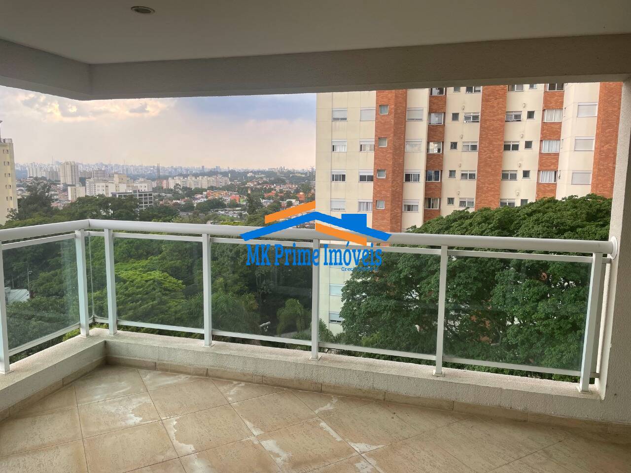 Apartamento à venda com 3 quartos, 144m² - Foto 1