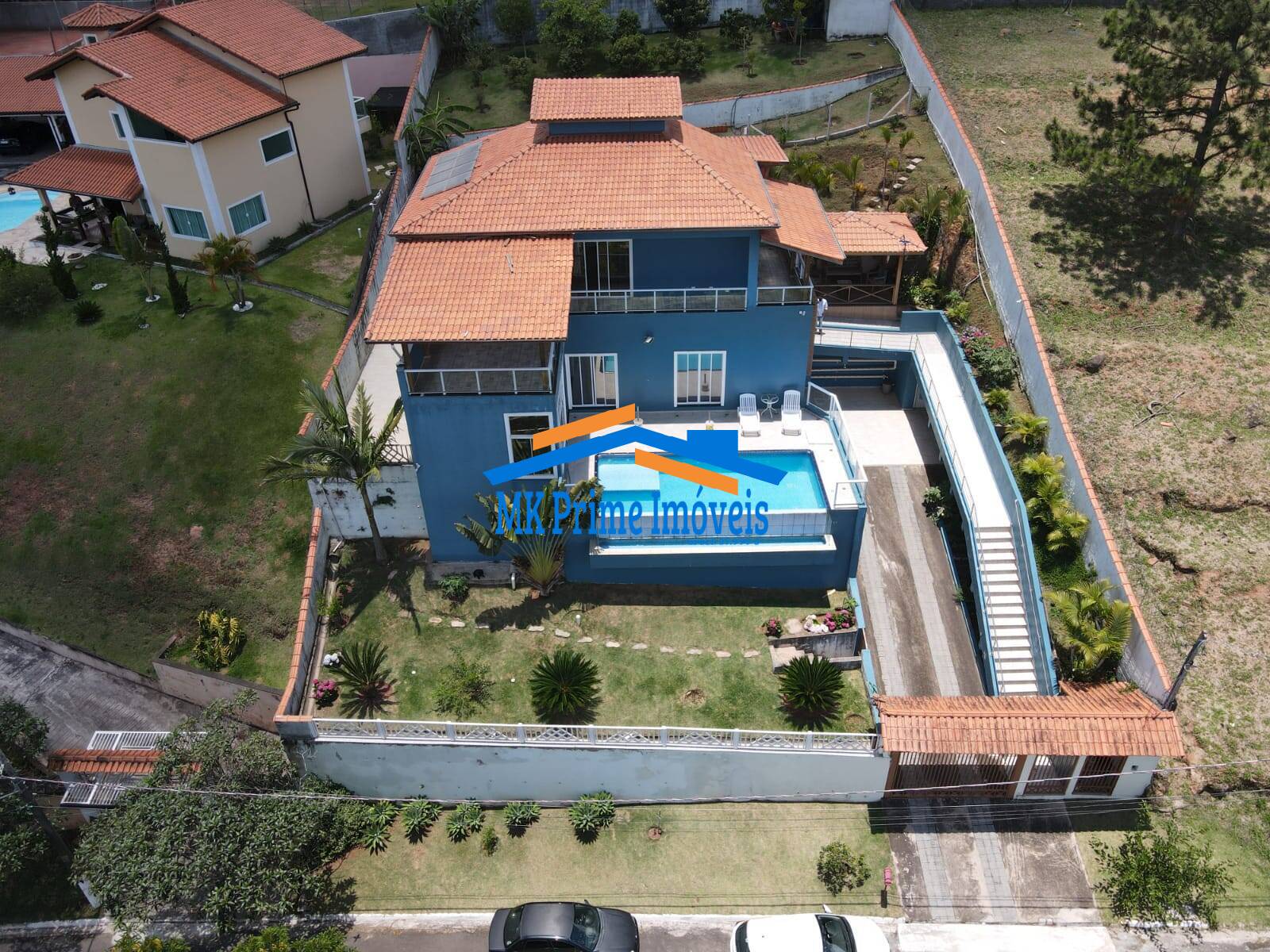 Casa de Condomínio à venda com 3 quartos, 377m² - Foto 2