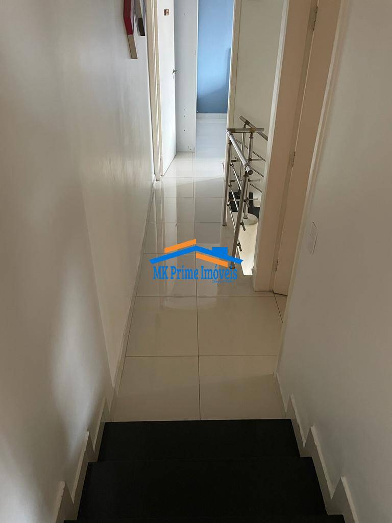 Sobrado à venda com 3 quartos, 180m² - Foto 4