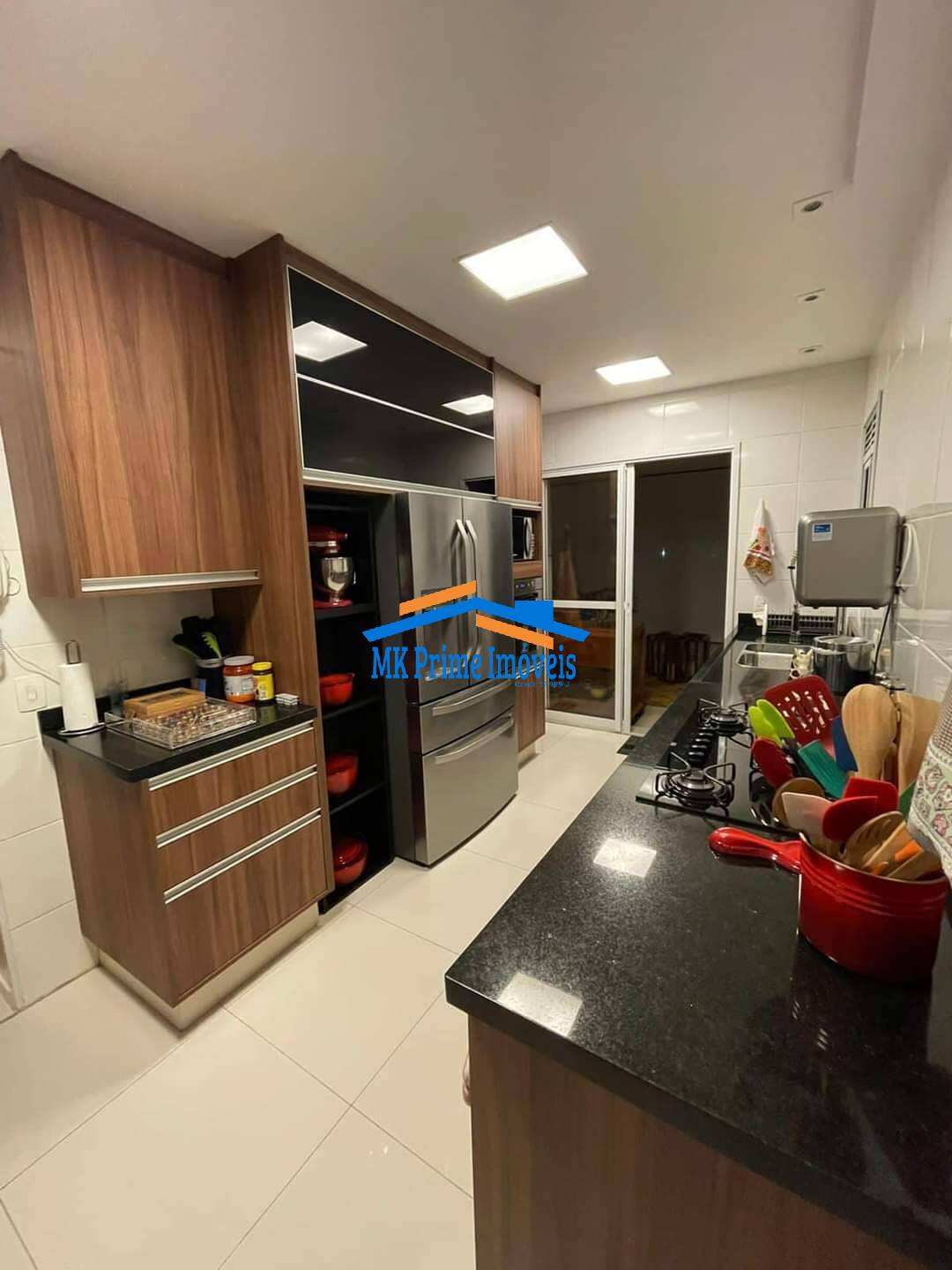 Apartamento à venda com 3 quartos, 202m² - Foto 9