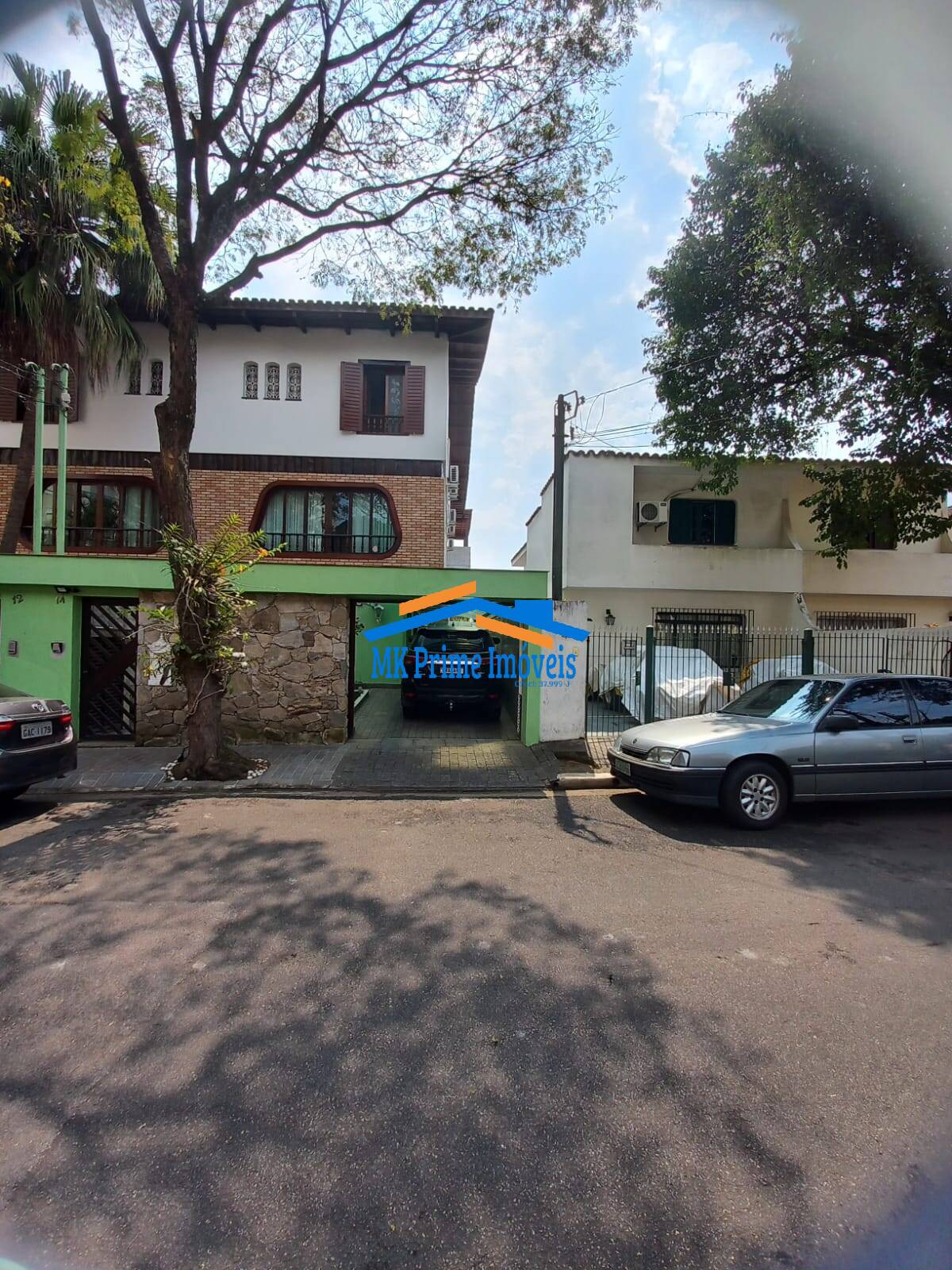 Sobrado à venda com 3 quartos, 319m² - Foto 1