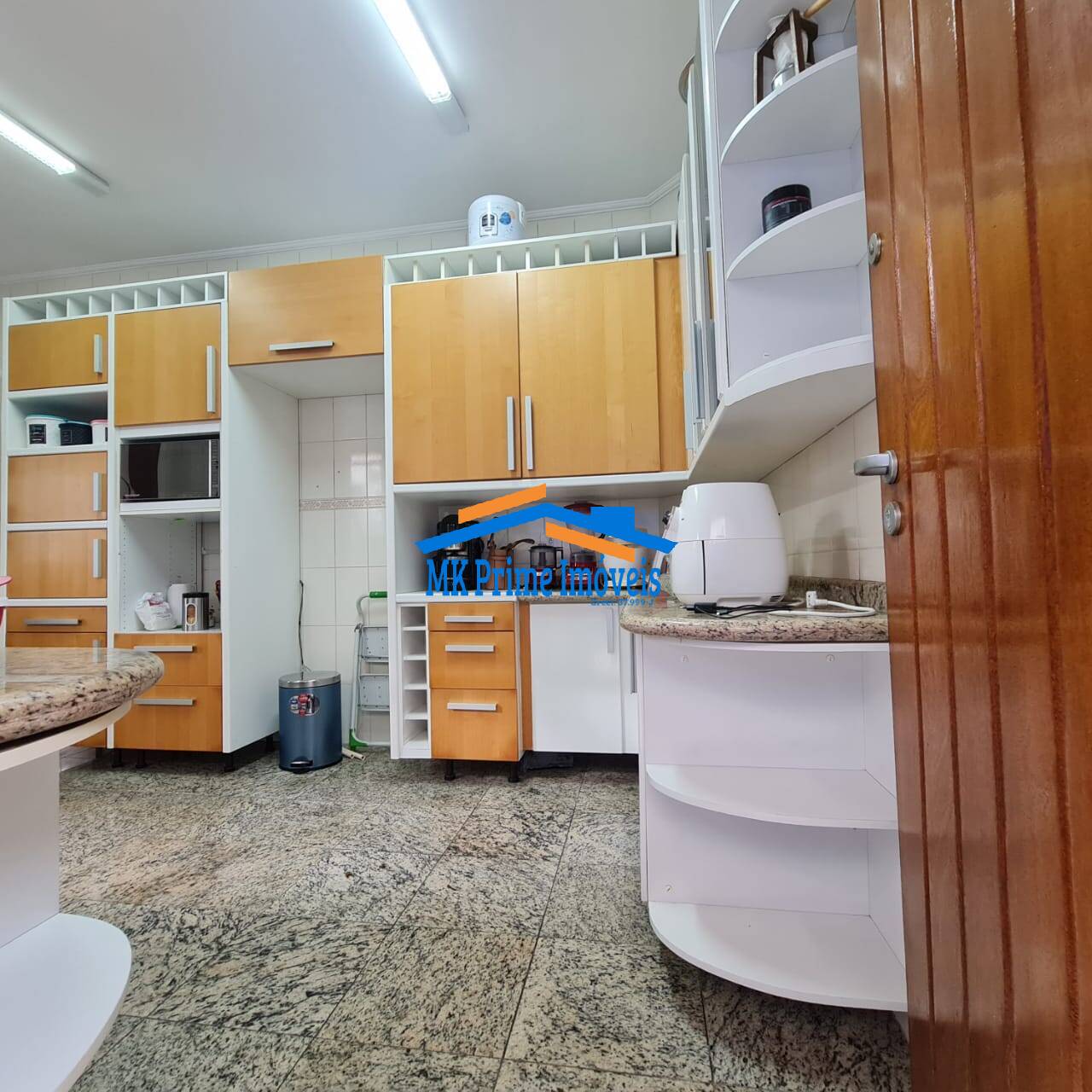 Casa de Condomínio à venda com 3 quartos, 642m² - Foto 5