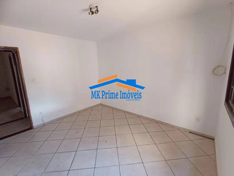 Casa à venda com 3 quartos, 180m² - Foto 4