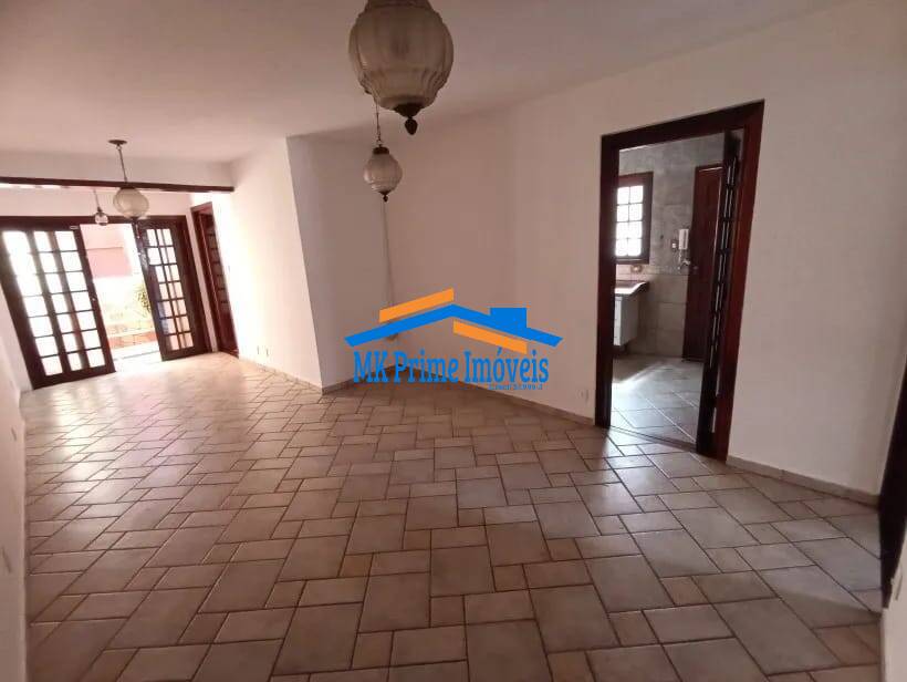 Casa à venda com 3 quartos, 180m² - Foto 1