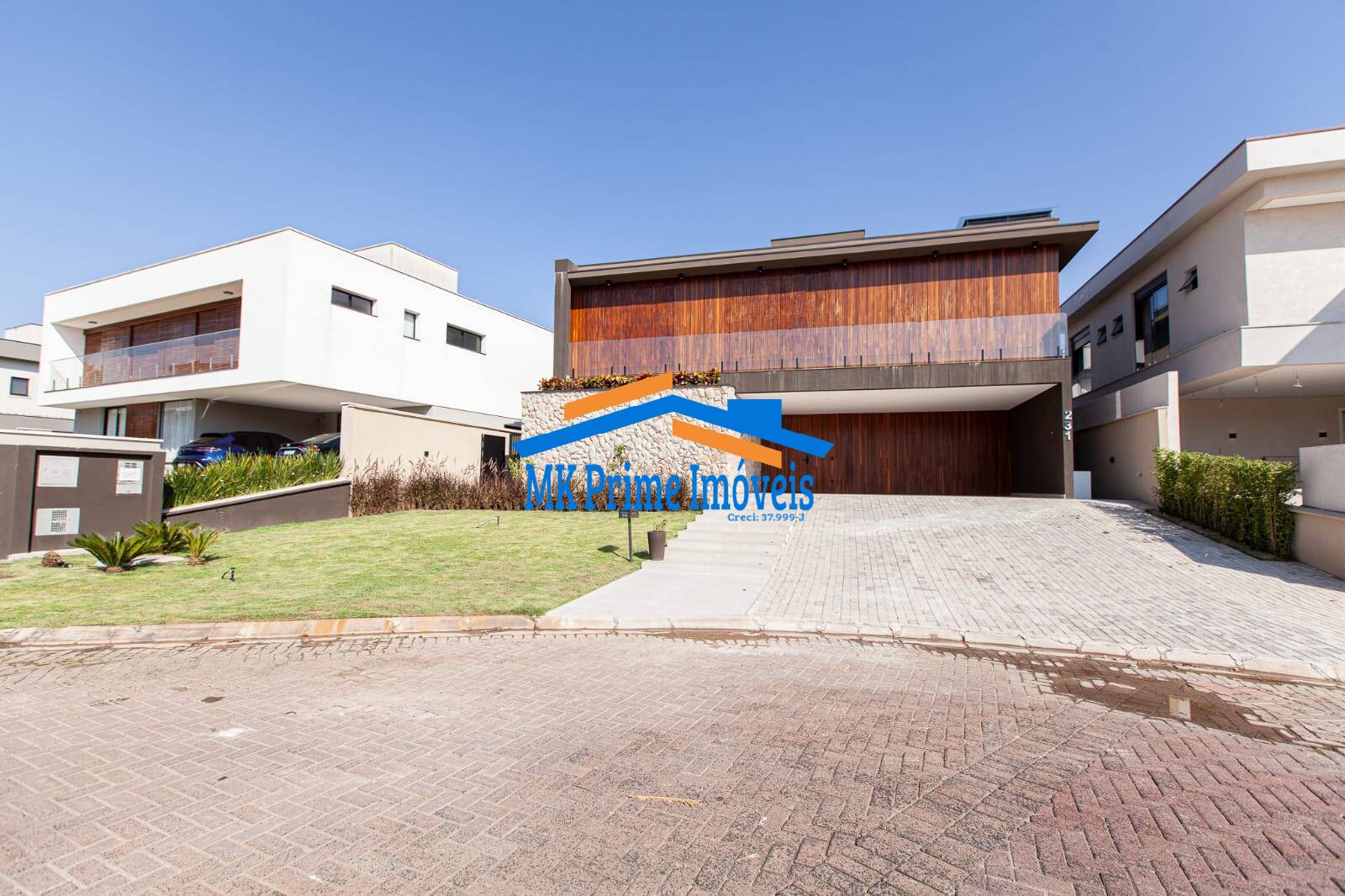 Casa de Condomínio à venda com 4 quartos, 400m² - Foto 1