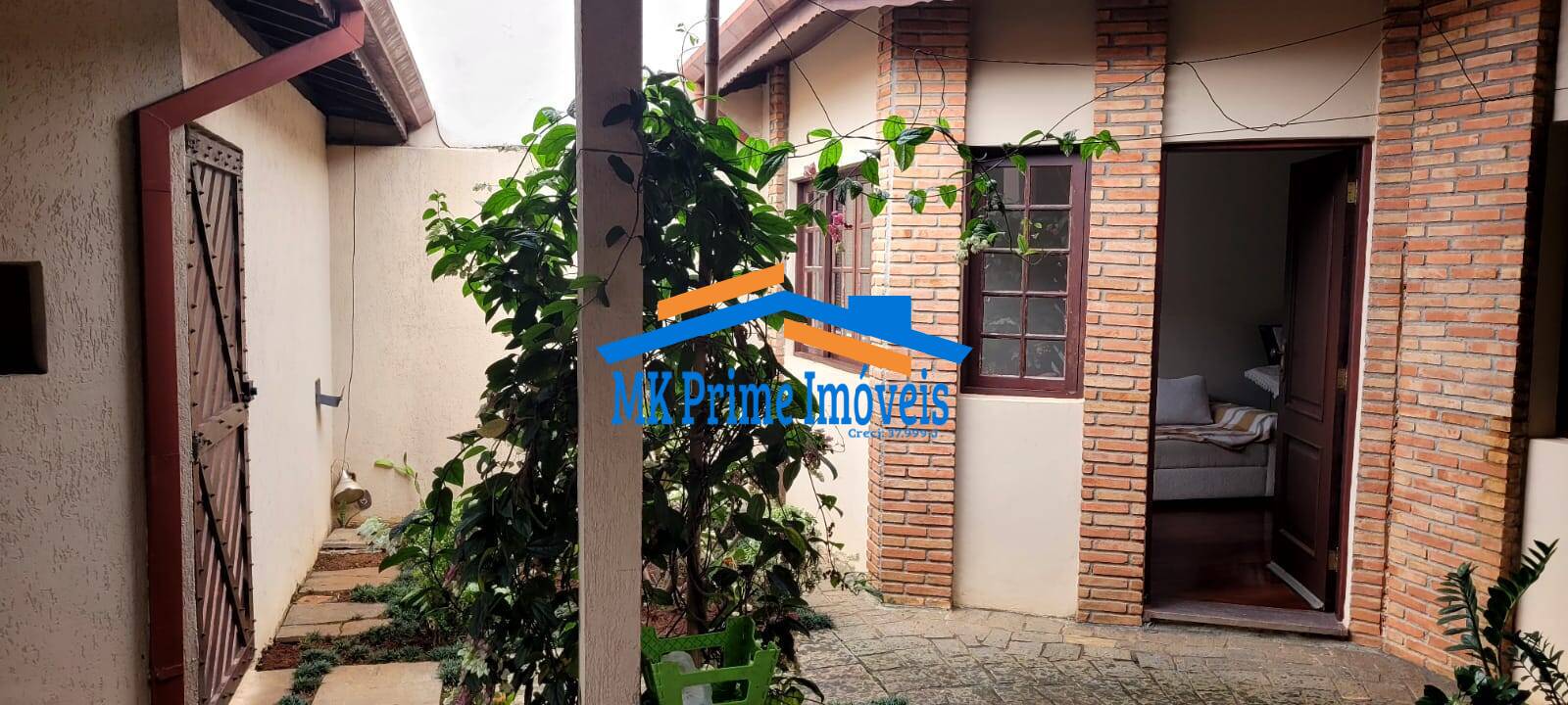 Casa à venda com 3 quartos, 229m² - Foto 2