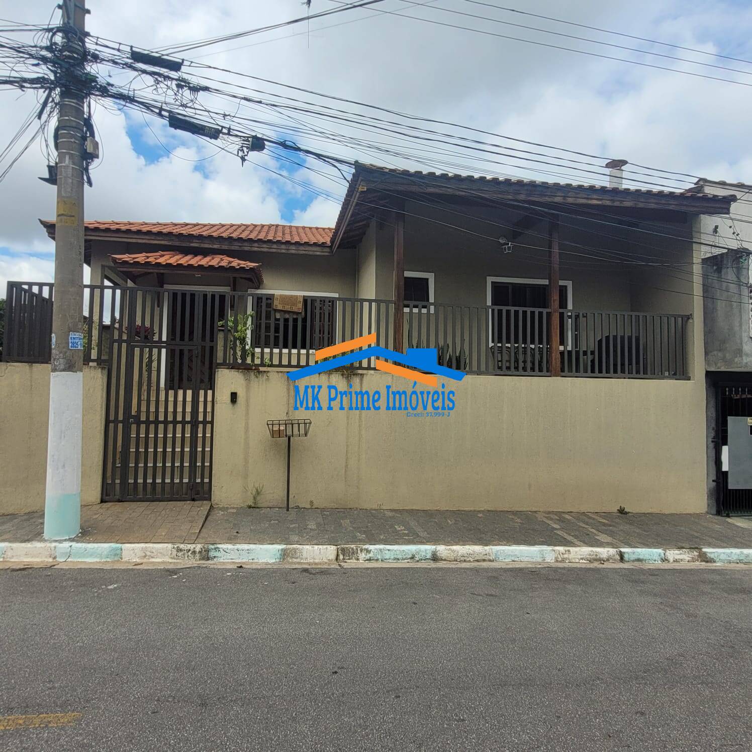 Casa à venda com 3 quartos, 170m² - Foto 2