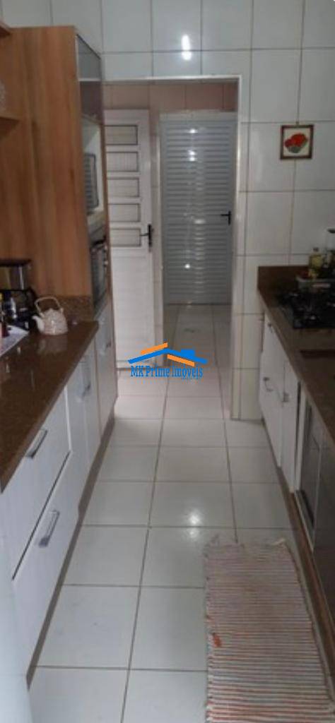 Sobrado à venda com 3 quartos, 250m² - Foto 5