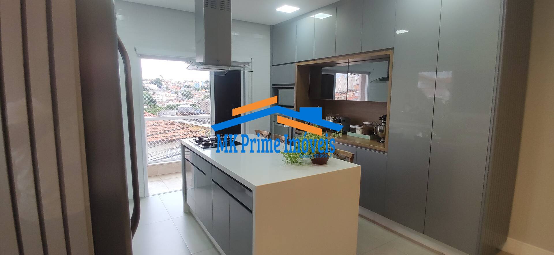 Sobrado à venda com 3 quartos, 200m² - Foto 2