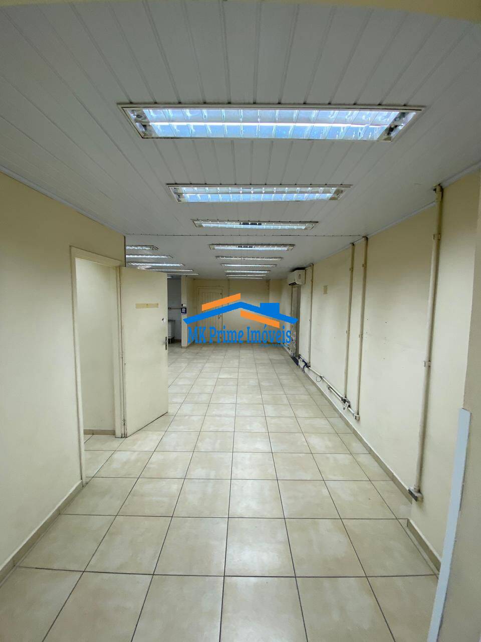 Depósito-Galpão-Armazém para alugar, 250m² - Foto 3