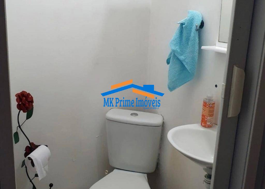 Sobrado à venda com 3 quartos, 240m² - Foto 2