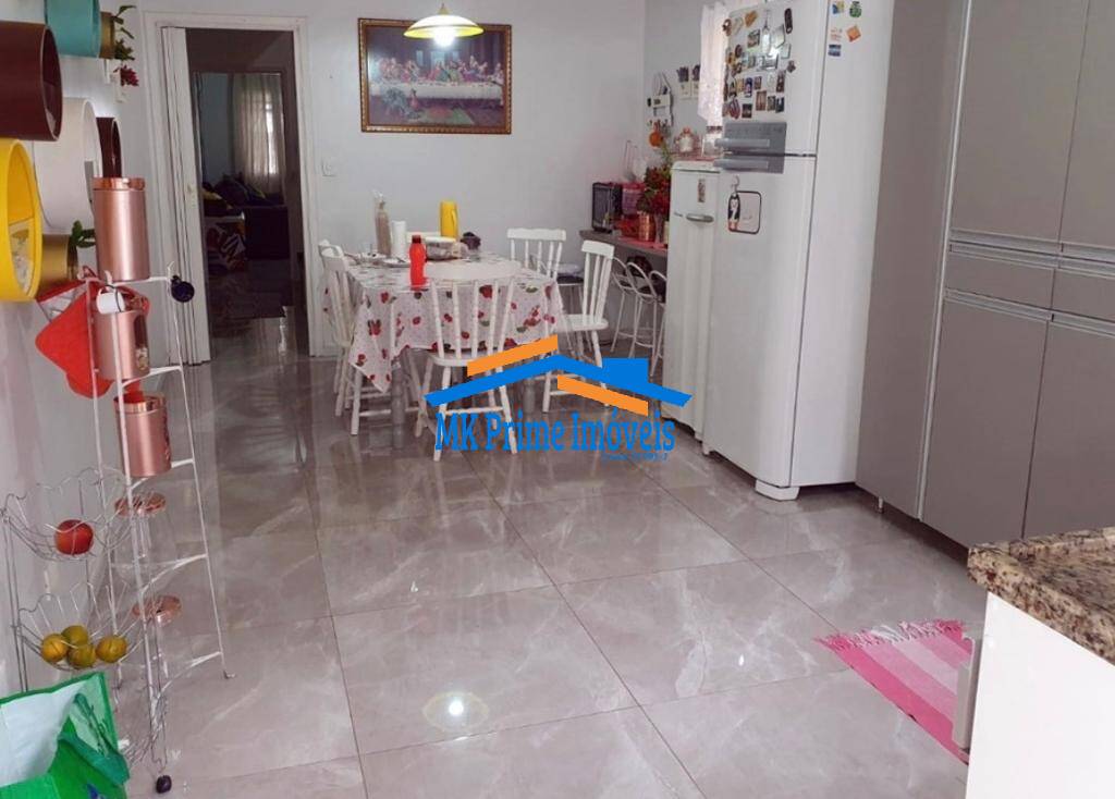 Sobrado à venda com 3 quartos, 240m² - Foto 4