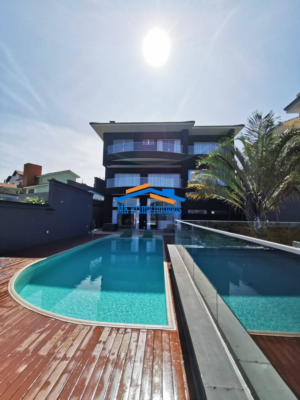 Casa de Condomínio à venda com 4 quartos, 553m² - Foto 1