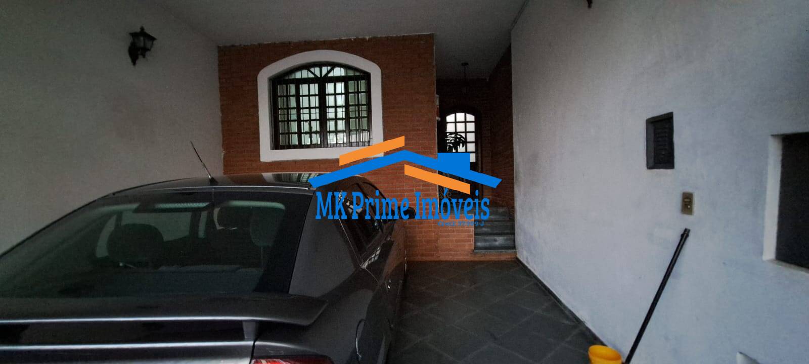 Sobrado à venda com 3 quartos, 207m² - Foto 1