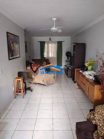 Sobrado à venda com 3 quartos, 228m² - Foto 1