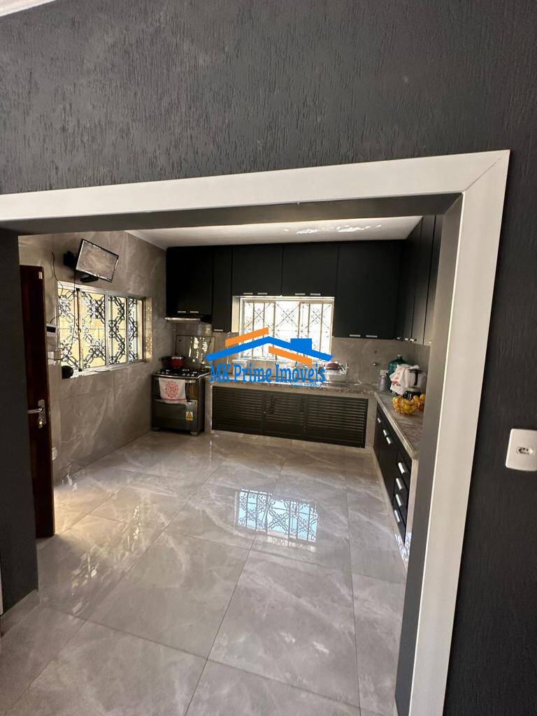 Sobrado à venda com 8 quartos, 980m² - Foto 26