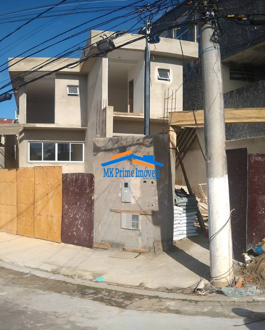 Sobrado à venda com 3 quartos, 230m² - Foto 1