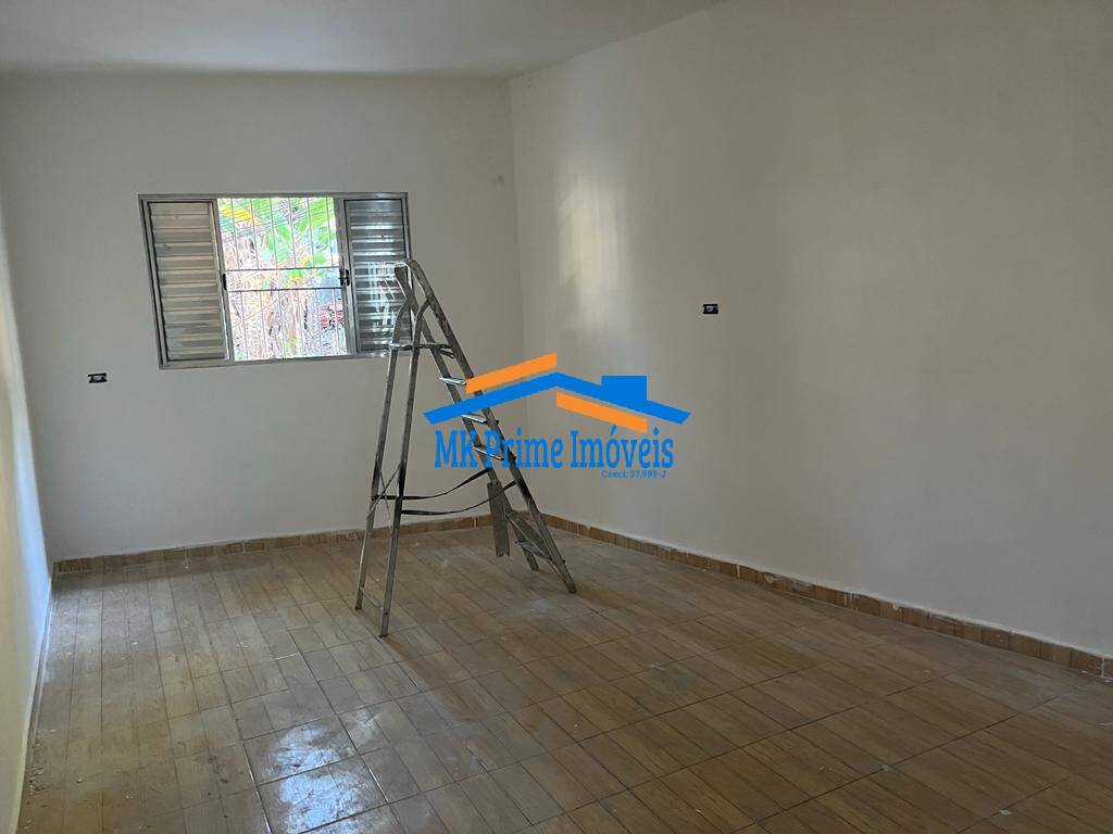 Casa à venda com 5 quartos, 180m² - Foto 4