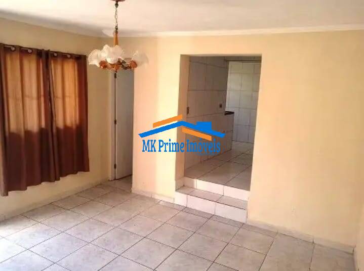 Casa à venda com 2 quartos, 140m² - Foto 2