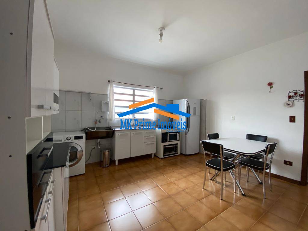 Casa à venda com 6 quartos, 250m² - Foto 18