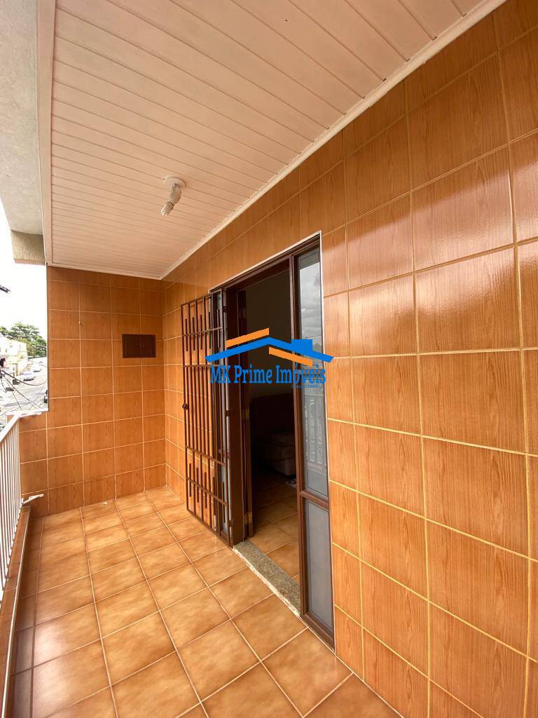 Casa à venda com 6 quartos, 250m² - Foto 22