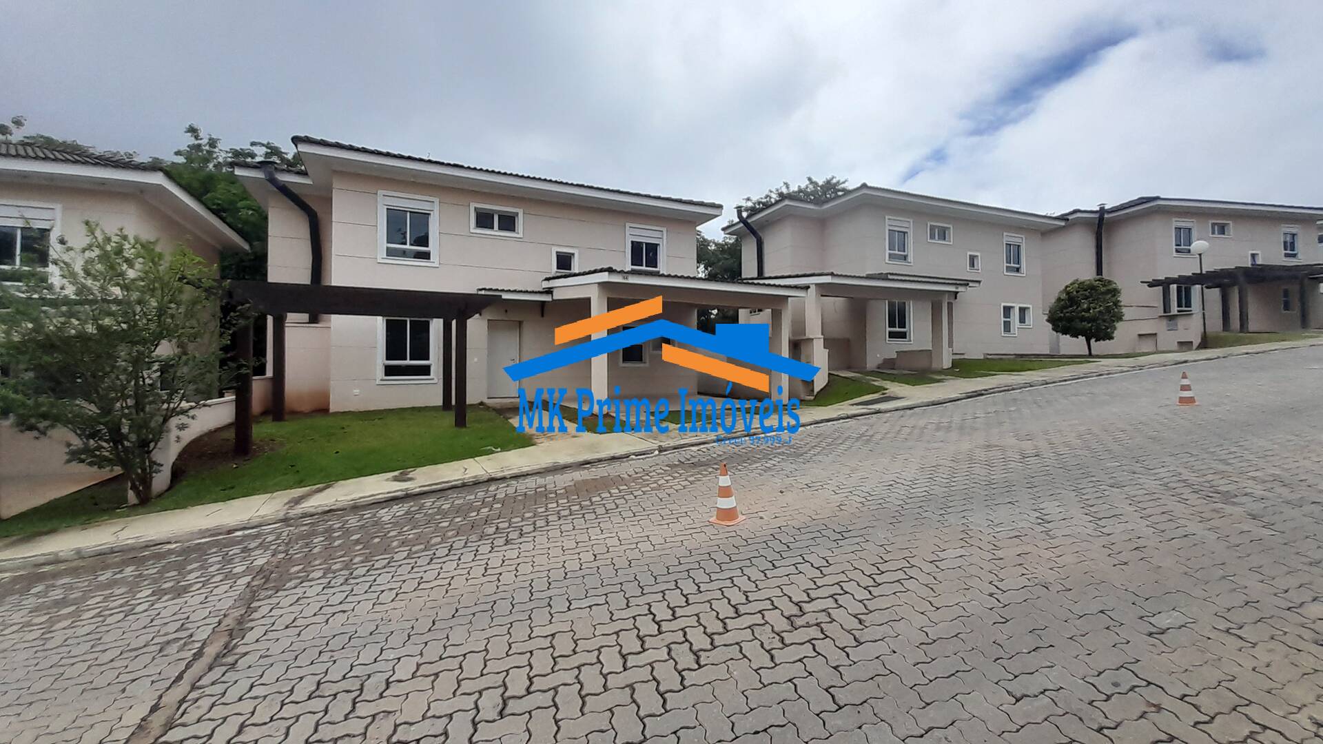 Casa de Condomínio à venda com 3 quartos, 173m² - Foto 1