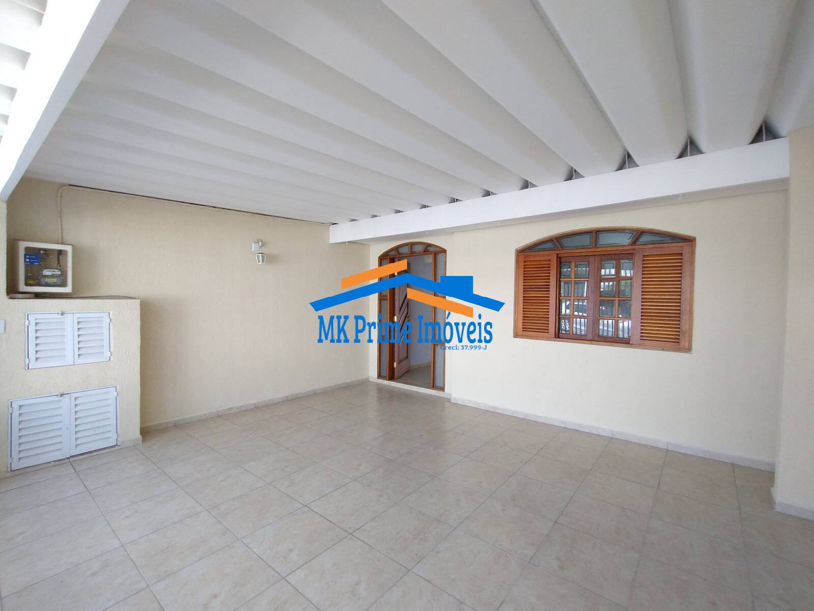 Casa à venda com 2 quartos, 125m² - Foto 1