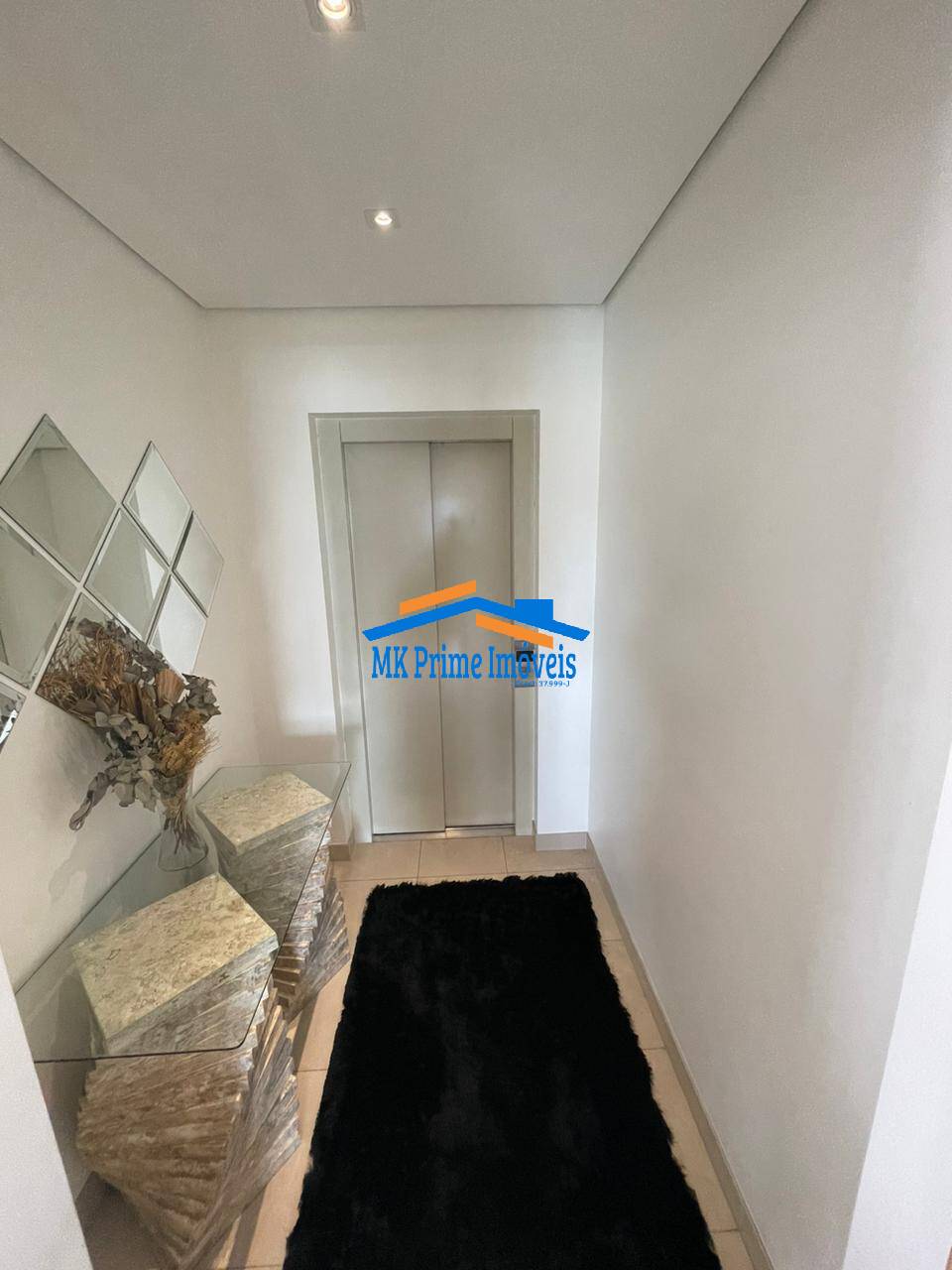 Apartamento à venda com 3 quartos, 155m² - Foto 2