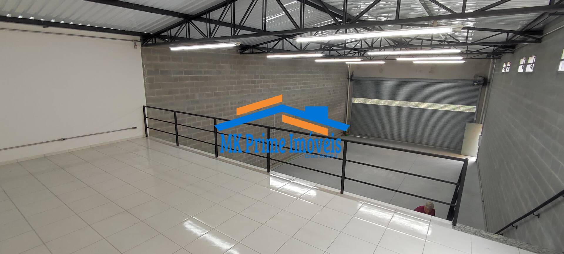 Depósito-Galpão-Armazém para alugar, 180m² - Foto 1