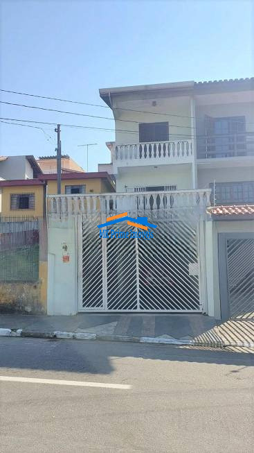 Sobrado à venda com 3 quartos, 185m² - Foto 1