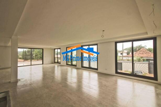 Sobrado à venda com 4 quartos, 518m² - Foto 1